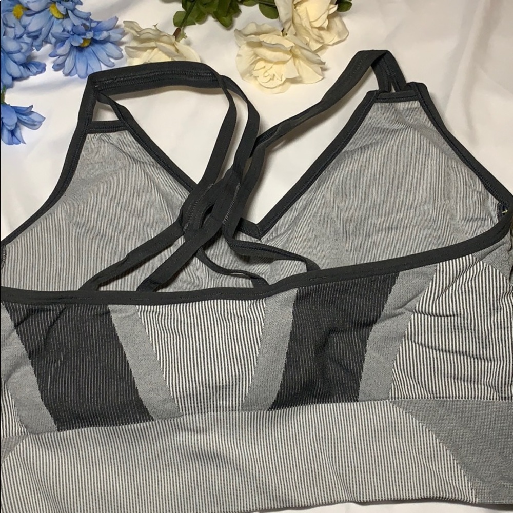 Sports bra - Picture 4 of 5